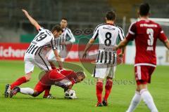 DFB - Pokalspiel - Eintracht Frankfurt - FC Ingolstadt 04 - Lezano Farina,Dario (#37 FCI) kommt zu Fall - Abraham David (#19 Frankfurt)  - Regäsel Yanni (#2 Frankfurt) - Foto: Meyer Jürgen