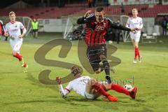 Regionalliga Bayern - FC Ingolstadt 04 II - FC Augsburg II - rechts thorsten Nicklea im Angriff, links Jonathan Scherzer (17 FCA) stört