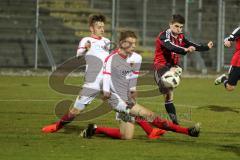 Regionalliga Bayern - FC Ingolstadt 04 II - FC Augsburg II - rechts Darius Jalinous (8 FCI) zieht ab zum Tor, knapp daneben, links Lukas Ramser (23 FCA) und Marvin Friedrich (15) verteidigen