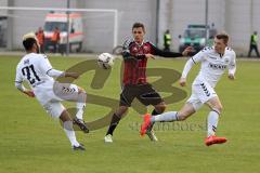 Regionalliga Bayern - FC Ingolstadt 04 II - Wacker Burghausen - mitte Thorsten Nicklas (7) rlinks Dominik Weiß (Wacker)