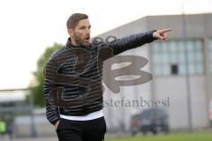 Regionalliga Bayern - FC Ingolstadt 04 II - Wacker Burghausen - Cheftrainer Stefan Leitl an der Seitenlinie