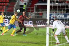 2. Bundesliga - FC Ingolstadt 04 - Eintracht Braunschweig - Niko Kijewski (#27 Braunschweig) Stefan Kutschke (20, FCI) Jasmin Fejzic Torwart (#16 Braunschweig)