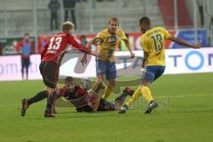 2. Bundesliga - FC Ingolstadt 04 - Eintracht Braunschweig - Robert Leipertz (13, FCI) Marvin Matip (34, FCI) Louis Samson (#13 Braunschweig)