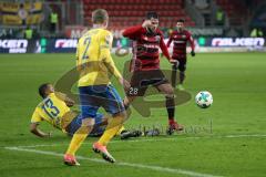 2. Bundesliga - FC Ingolstadt 04 - Eintracht Braunschweig - Christian Träsch (28, FCI) links Louis Samson (#13 Braunschweig) Steve Breitkreuz (#2 Braunschweig)