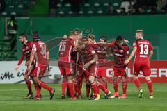 DFB Pokal - Fußball - SpVgg Greuther Fürth - FC Ingolstadt 04 - Tor 1:3 durch Robert Leipertz (13, FCI), Jubel Tobias Levels (3, FCI) Darío Lezcano (11, FCI) Hauke Wahl (25, FCI) Marvin Matip (34, FCI) Almog Cohen (8, FCI)