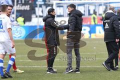 2. Bundesliga - Fußball - MSV Duisburg - FC Ingolstadt 04 - Cheftrainer Ilia Gruev (Duisburg) und Sportdirektor Angelo Vier (FCI) im Gespräch nach dem Spiel