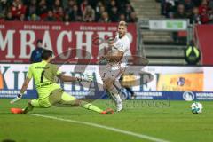 2. Bundesliga - Fußball - 1. FC Nürnberg - FC Ingolstadt 04 - scheitert an Torwart Thorsten Kirschbaum (1 FCN) Robert Leipertz (13, FCI)