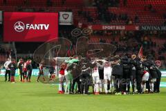 2. Bundesliga - Fußball - 1. FC Nürnberg - FC Ingolstadt 04 - Sieg auswärts Team Besprechung auf dem Spielfeld