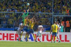 2. BL - Saison 2017/2018 - Eintracht Braunschweig - FC Ingolstadt 04 - Orjan Nyland (#1 Torwart FCI) hält den Ball sicher - Foto: Meyer Jürgen