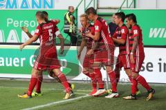 2. Bundesliga - Fußball - SpVgg Greuther Fürth FC Ingolstadt 04 - Sonny Kittel (10, FCI) trifft zum 0:1 gegen Torwart Balázs Megyeri (24 Fürth), Tor Führung Jubel mit Stefan Kutschke (20, FCI) Max Christiansen (5, FCI) Stefan Lex (14, FCI) Darío Lezcano (