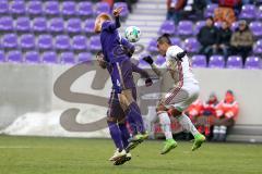 2. Bundesliga - Fußball - Erzgebirge Aue - FC Ingolstadt 04 - Kalig Fabian (Aue 4) Darío Lezcano (11, FCI) Kopfballduell