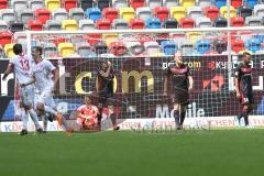 2. Bundesliga - Fußball - Fortuna Düsseldorf - FC Ingolstadt 04 - Tor 2:0 Torwart Örjan Haskjard Nyland (1, FCI) am Boden Jubel Adam Bodzek (13 Fortuna) Florian Neuhaus (6 Fortuna) Christian Träsch (28, FCI) Tobias Levels (3, FCI) Marvin Matip (34, FCI)