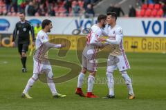 2. BL - Saison 2017/2018 - FC Heidenheim - FC Ingolstadt 04 - Die Spieler gratulieren sich zum Sieg nach dem Spiel - Almog Cohen (#8 FCI) - Alfredo Morales (#6 FCI) - Christian Träsch (#28 FCI) - Foto: Meyer Jürgen