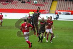 2. BL - Saison 2017/2018 - 1.FC Kaiserslautern - FC Ingolstadt 04 - Alfredo Morales (#6 FCI) beim Kopfball - Foto: Meyer Jürgen