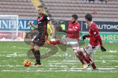 2. Bundesliga - 1. FC Kaiserslautern - FC Ingolstadt 04 - Hauke Wahl (25, FCI) Brandon Borrello (7 Kaiserslautern) Christoph Moritz (18 Kaiserslautern)