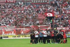 2. Bundesliga - Fußball - Fortuna Düsseldorf - FC Ingolstadt 04 - Enttäuschung hängende Köpfe Niederlage 3:0 nach dem Spiel, Besprechung Team Cheftrainer Stefan Leitl (FCI)