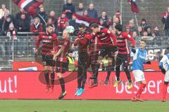 2. Bundesliga - Fußball - Holstein Kiel - FC Ingolstadt 04 - Mauer Freistoß Christian Träsch (28, FCI) Tobias Levels (3, FCI) Stefan Kutschke (20, FCI) Alfredo Morales (6, FCI) Marcel Gaus (19, FCI) Dominick Drexler (24 Kiel) Almog Cohen (8, FCI)