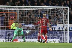 2. Bundesliga - Fußball - DSC Arminia Bielefeld - FC Ingolstadt 04 - Torwart Örjan Haskjard Nyland (1, FCI) fängt sicher