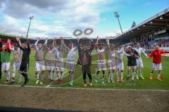 2. BL - Saison 2017/2018 - FC Heidenheim - FC Ingolstadt 04 - Die Mannschaft bedankt sich bei den Fans nach dem Spiel - Foto: Meyer Jürgen