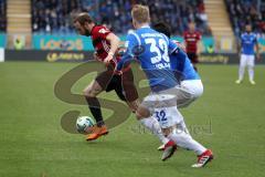 2. Bundesliga - Fußball - SV Darmstadt 98 - FC Ingolstadt 04 - Moritz Hartmann (9, FCI) Fabian Holland (32 Darmstadt) Aytac Sulu (4 Darmstadt)