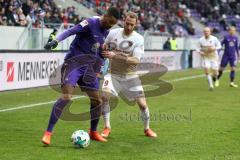 2. Bundesliga - Fußball - Erzgebirge Aue - FC Ingolstadt 04 - Moritz Hartmann (9, FCI) rechts und links Cacutalua Malcolm (Aue 21)