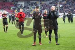 2. Bundesliga - 1. FC Kaiserslautern - FC Ingolstadt 04 - Die Spieler bedanken sich bei den mitgereisten Fans, Darío Lezcano (11, FCI) Tobias Levels (3, FCI)