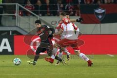 2. Bundesliga - Fußball - Jahn Regensburg - FC Ingolstadt 04 - Almog Cohen (8, FCI) Benedikt Gimber (5 Jahn)