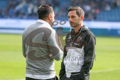 2. BL - Saison 2017/2018 - VFL Bochum - FC Ingolstadt 04 - Stefan Leitl (Cheftrainer FCI) im Gespräch mit Ismail Atalan Cheftrainer Bochum  - Foto: Meyer Jürgen