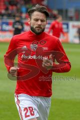 2. BL - Saison 2017/2018 - FC Heidenheim - FC Ingolstadt 04 - Christian Träsch (#28 FCI) beim warm machen - Foto: Meyer Jürgen