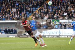 2. Bundesliga - Fußball - SV Darmstadt 98 - FC Ingolstadt 04 - Kopfballduell Moritz Hartmann (9, FCI) und Aytac Sulu (4 Darmstadt)