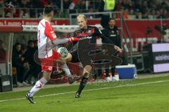 2. Bundesliga - Fußball - Jahn Regensburg - FC Ingolstadt 04 - Sargis Adamyan (23 Jahn) Tobias Levels (3, FCI)