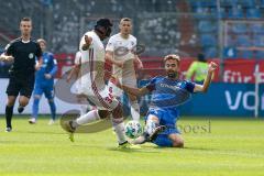 2. BL - Saison 2017/2018 - VFL Bochum - FC Ingolstadt 04 Marvin Matip (#34 FCI) mit Gesichtsmaske - Lukas Hinterseer (#16 Bochum) - - Foto: Meyer Jürgen