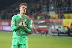 2. Bundesliga - Fußball - Jahn Regensburg - FC Ingolstadt 04 - Spiel ist aus, hängenee Köpfe bei Ingolstadt, 3:2 Niederlage, FCI bednakt sich bei dem Mitgereisten Fans, Torwart Örjan Haskjard Nyland (1, FCI)