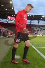 2. BL - Saison 2017/2018 - FC Ingolstadt 04 - 1. FC Heidenheim - Hauke Wahl (#25 FCI) gehen zum warm machen vor dem Spiel  - Foto: Meyer Jürgen