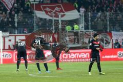 2. Bundesliga - Fußball - Jahn Regensburg - FC Ingolstadt 04 - Spiel ist aus, hängenee Köpfe bei Ingolstadt, 3:2 Niederlage, Stefan Kutschke (20, FCI) Tobias Schröck (21, FCI) Alfredo Morales (6, FCI) Almog Cohen (8, FCI)