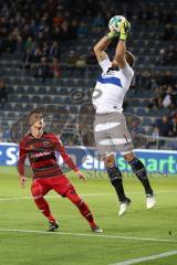 2. Bundesliga - Fußball - DSC Arminia Bielefeld - FC Ingolstadt 04 - Alfredo Morales (6, FCI) Torwart Stefan Ortega Moreno (1 DSC)