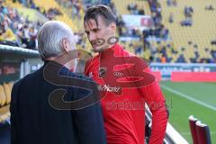 2. Bundesliga - Fußball - Dynamo Dresden - FC Ingolstadt 04 - Unentschieden 2:2, Gespräch nach dem Spiel, Vorsitzender des Vorstandes Peter Jackwerth (FCI) und Stefan Kutschke (20, FCI)