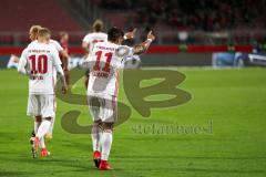 2. Bundesliga - Fußball - 1. FC Nürnberg - FC Ingolstadt 04 - Elfmeter Tor Jubel Darío Lezcano (11, FCI) Sonny Kittel (10, FCI) zu Trainer Leitl