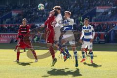 2. Bundesliga - Fußball - MSV Duisburg - FC Ingolstadt 04 - Kopfball Duell Stefan Kutschke (20, FCI) Lukas Fröde (16 Duisburg) Dan-Patrick Poggenberg (27 Duisburg)