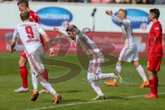 2. BL - Saison 2017/2018 - FC Heidenheim - FC Ingolstadt 04 - Almog Cohen (#8 FCI) trifft zum 1:0 Führungstreffer - jubel - Sonny Kittel (#10 FCI) - Sessa Kevin Simone Heidenheim #32  - Foto: Meyer Jürgen