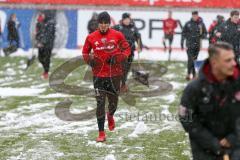 2. BL - Saison 2017/2018 - 1.FC Kaiserslautern - FC Ingolstadt 04 - Orjan Nyland (#1 Torwart FCI) beim warm machen - Schneefall - Foto: Meyer Jürgen