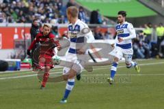 2. Bundesliga - Fußball - MSV Duisburg - FC Ingolstadt 04 - Thomas Pledl (30, FCI) Dan-Patrick Poggenberg (27 Duisburg) Moritz Stoppelkamp (33 Duisburg)