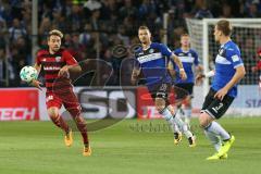 2. Bundesliga - Fußball - DSC Arminia Bielefeld - FC Ingolstadt 04 - Thomas Pledl (30, FCI) Florian Hartherz (28 DSC) Brian Behrendt (3 DSC)