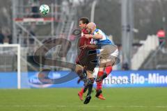 2. Bundesliga - Fußball - Holstein Kiel - FC Ingolstadt 04 - Marcel Gaus (19, FCI) Kopfballduell Patrick Herrmann (19 Kiel)