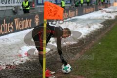 2. BL - Saison 2017/2018 - 1.FC Kaiserslautern - FC Ingolstadt 04 - Sonny Kittel (#10 FCI) beim Eckball - Teufel - Foto: Meyer Jürgen