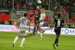 2. BL - Saison 2017/2018 - FC Ingolstadt 04 - 1. FC Heidenheim - Christian Träsch (#28 FCI) beim Kopfball - Ben Halloran (#12 Heidenheim) - Foto: Meyer Jürgen