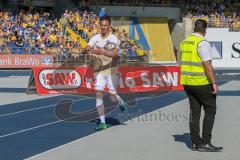 2. BL - Saison 2017/2018 - Eintracht Braunschweig - FC Ingolstadt 04 - Stefan Kutschke (#20 FCI) trifft zum 0:2 Führungstreffer und läuft auf die Fans zu - jubel - Foto: Meyer Jürgen