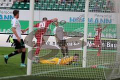 2. Bundesliga - Fußball - SpVgg Greuther Fürth FC Ingolstadt 04 - Sonny Kittel (10, FCI) trifft zum 0:1 gegen Torwart Balázs Megyeri (24 Fürth), Tor Führung Jubel