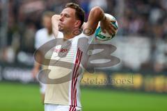 2. BL - Saison 2017/2018 - FC St. Pauli - FC Ingolstadt 04 - Marcel Gaus (#19 FCI) beim Einwurf - Foto: Meyer Jürgen