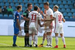 2. BL - Saison 2017/2018 - VFL Bochum - FC Ingolstadt 04 - Stefan Kutschke (#20 FCI) reklamiert beim Schiedsrichter - Dario Lezcano (#11 FCI) - Sonny Kittel (#10 FCI) - Foto: Meyer Jürgen